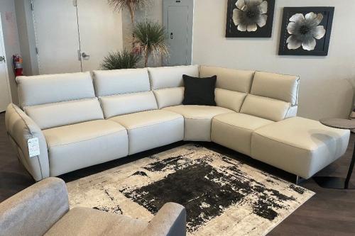 New! 5 Pc. Leather Sectional With Motion