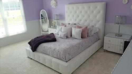 Girl's Bedroom