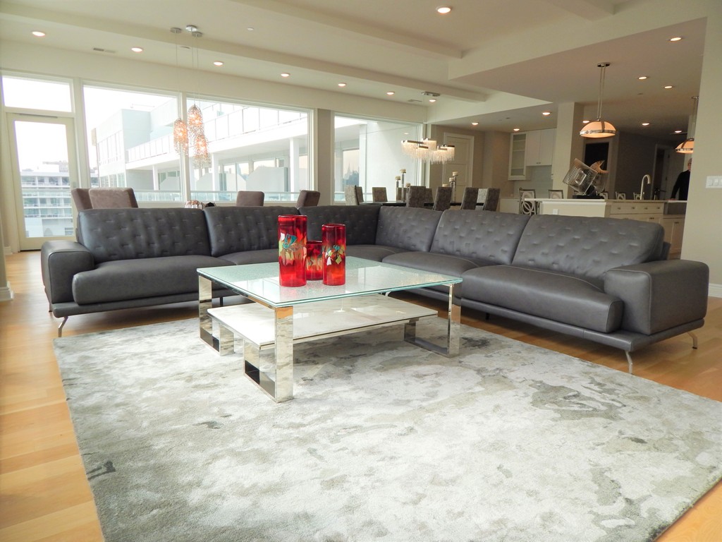 Weehawken, NJ Apartment Designed By Bob Berry