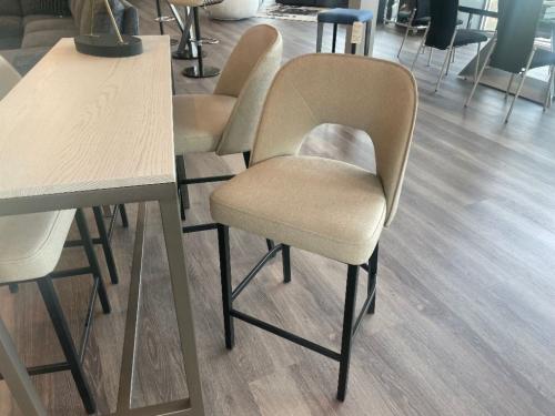 Counter Table With Counter Stools