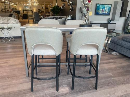 Counter Table With Counter Stools