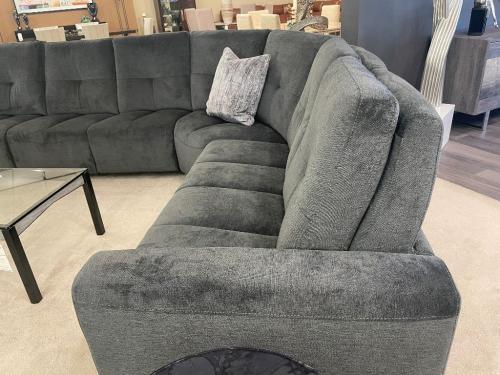4 Pc. Sectional With Motion