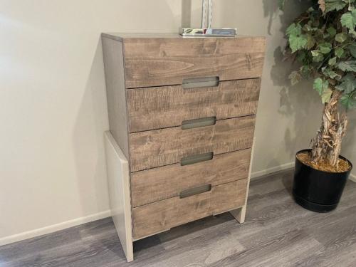 Custom Bedroom In Combination Wood & Lacquer